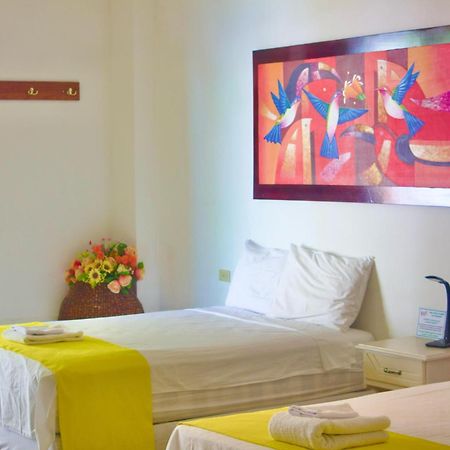 Galapagos Isabela Hotel Loja بْوُرتو فيلاميل المظهر الخارجي الصورة