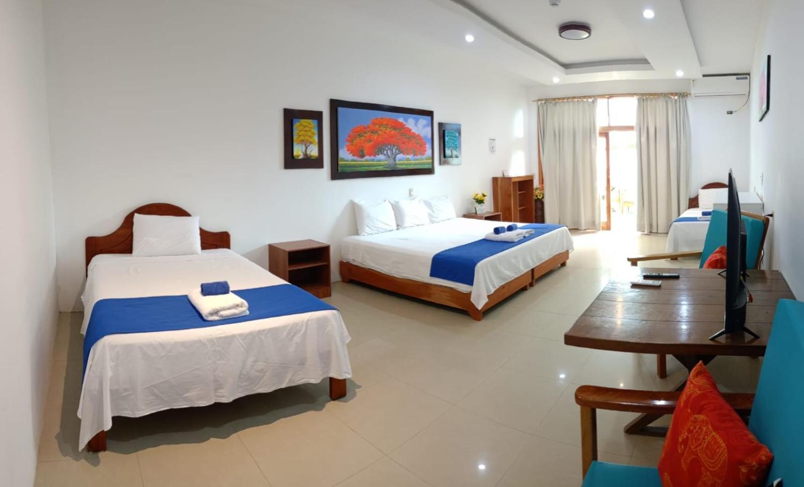Galapagos Isabela Hotel Loja بْوُرتو فيلاميل المظهر الخارجي الصورة