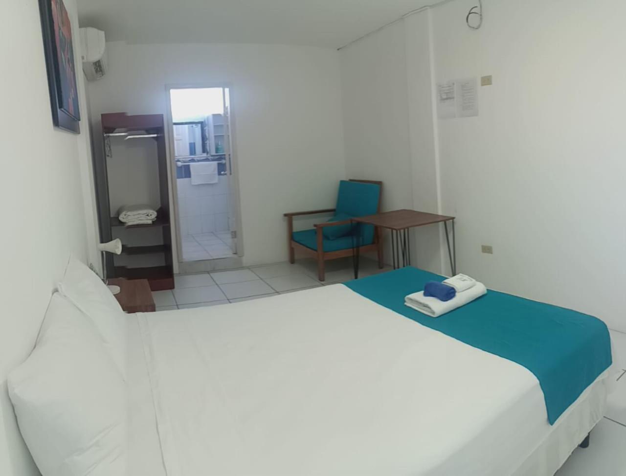 Galapagos Isabela Hotel Loja بْوُرتو فيلاميل المظهر الخارجي الصورة