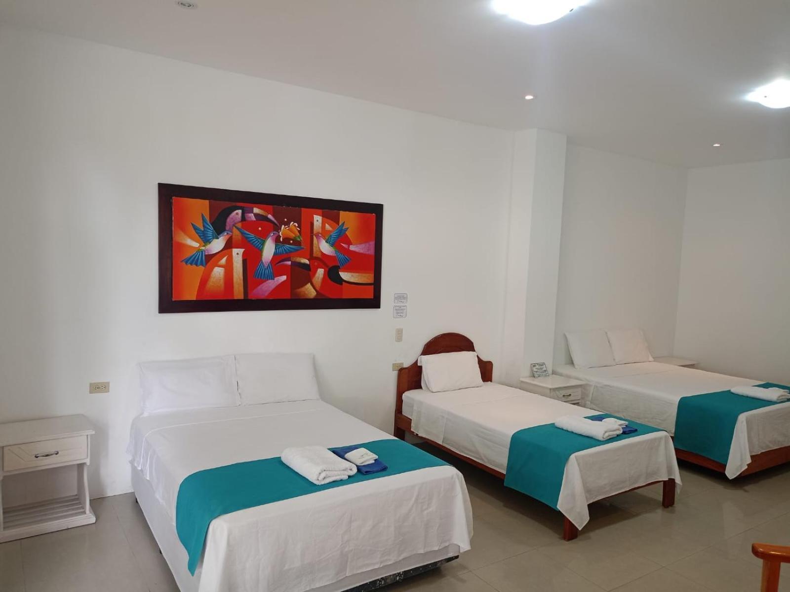 Galapagos Isabela Hotel Loja بْوُرتو فيلاميل المظهر الخارجي الصورة