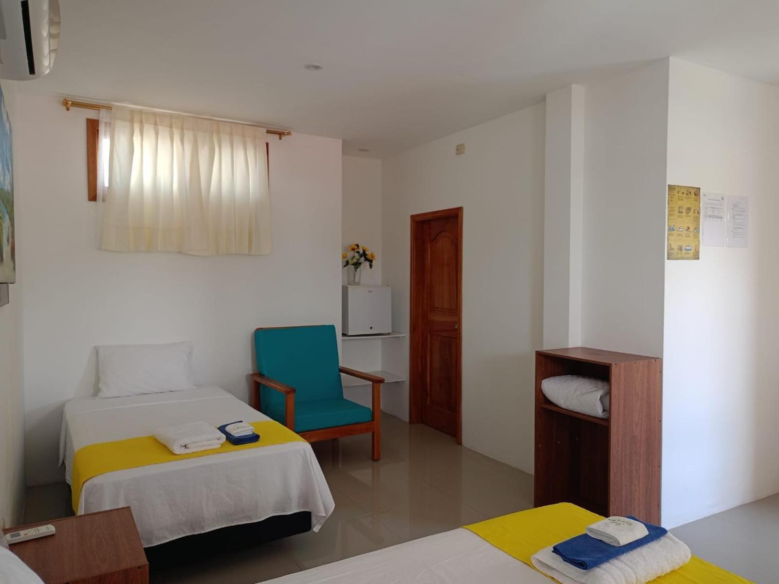 Galapagos Isabela Hotel Loja بْوُرتو فيلاميل المظهر الخارجي الصورة