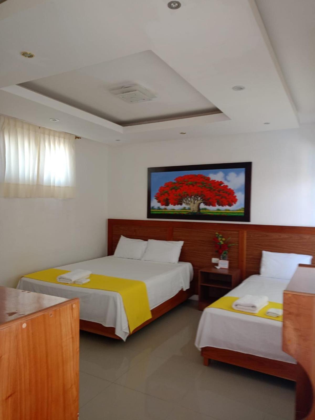 Galapagos Isabela Hotel Loja بْوُرتو فيلاميل المظهر الخارجي الصورة
