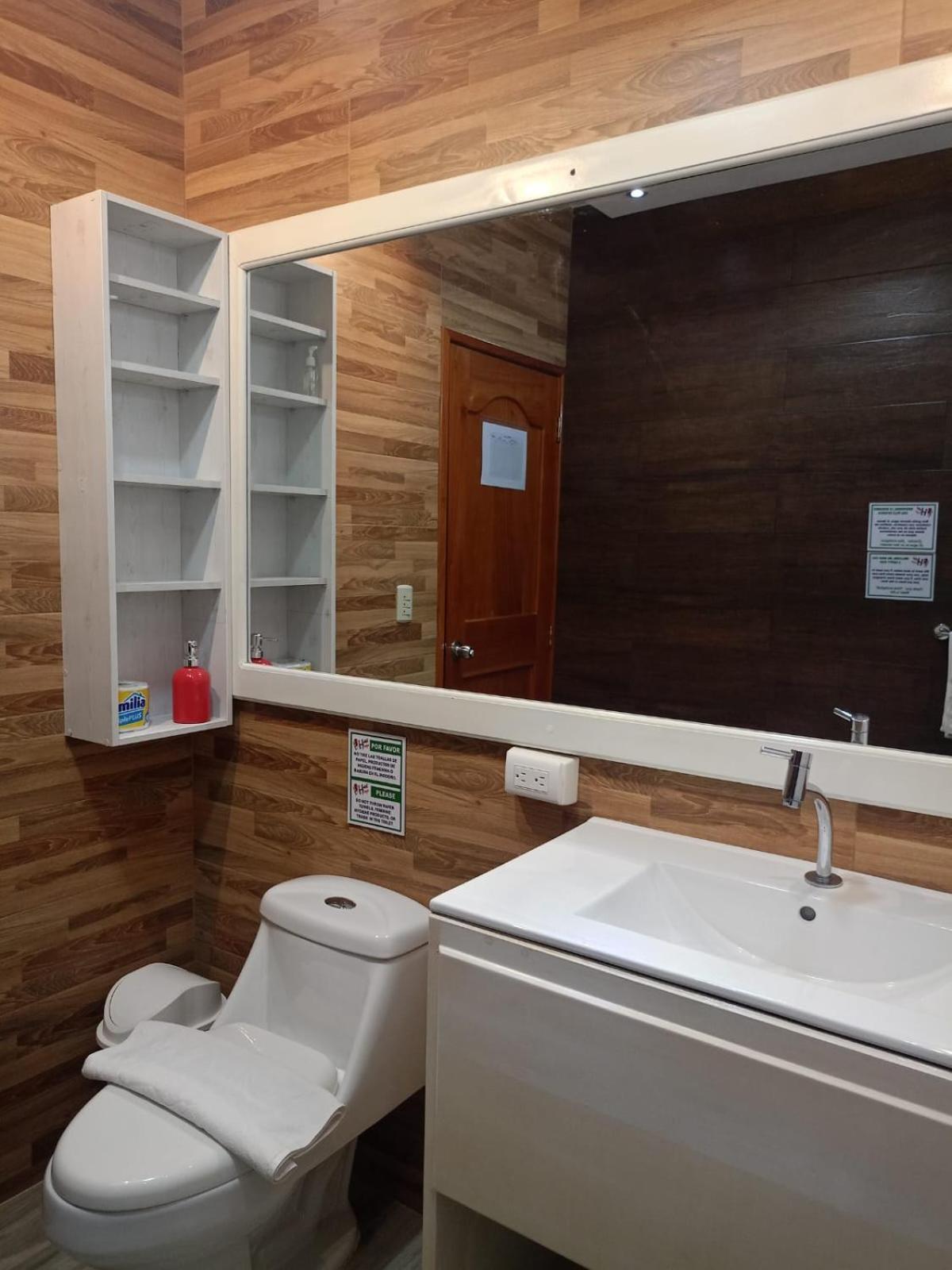 Galapagos Isabela Hotel Loja بْوُرتو فيلاميل المظهر الخارجي الصورة