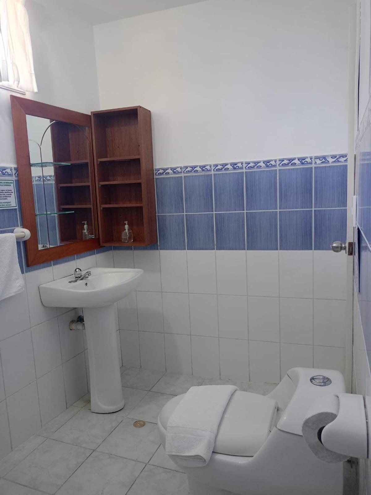 Galapagos Isabela Hotel Loja بْوُرتو فيلاميل المظهر الخارجي الصورة