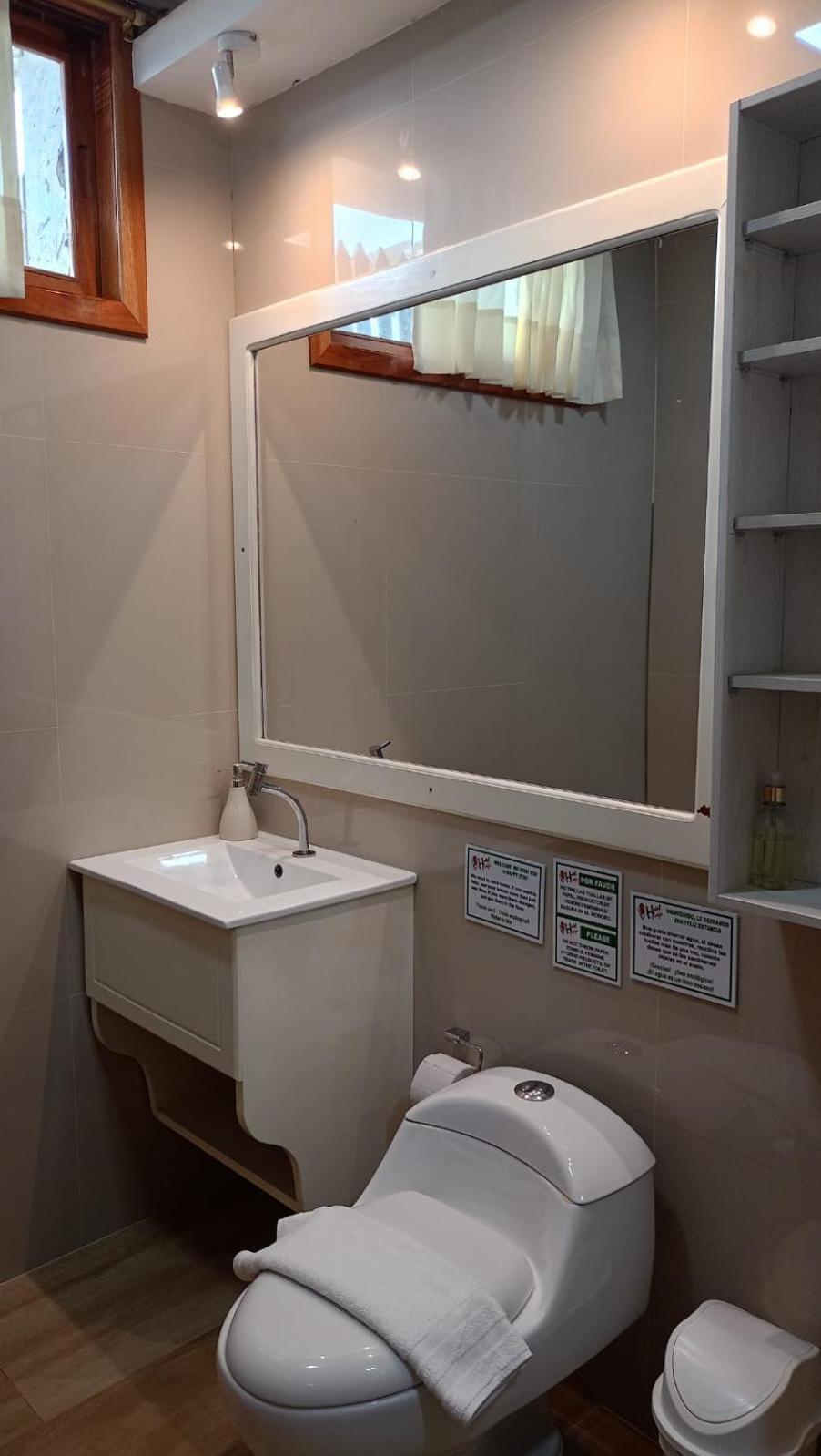 Galapagos Isabela Hotel Loja بْوُرتو فيلاميل المظهر الخارجي الصورة