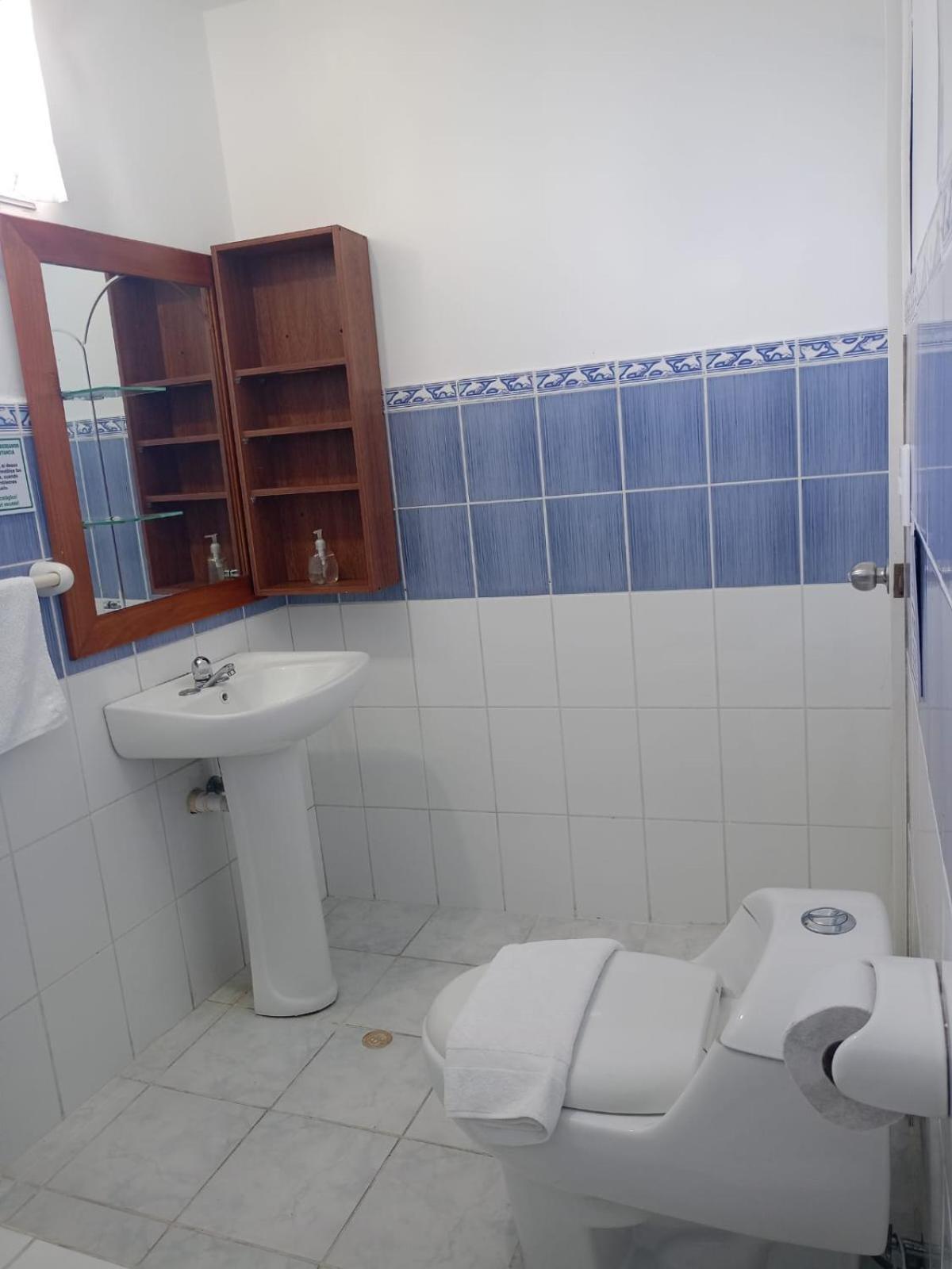 Galapagos Isabela Hotel Loja بْوُرتو فيلاميل المظهر الخارجي الصورة