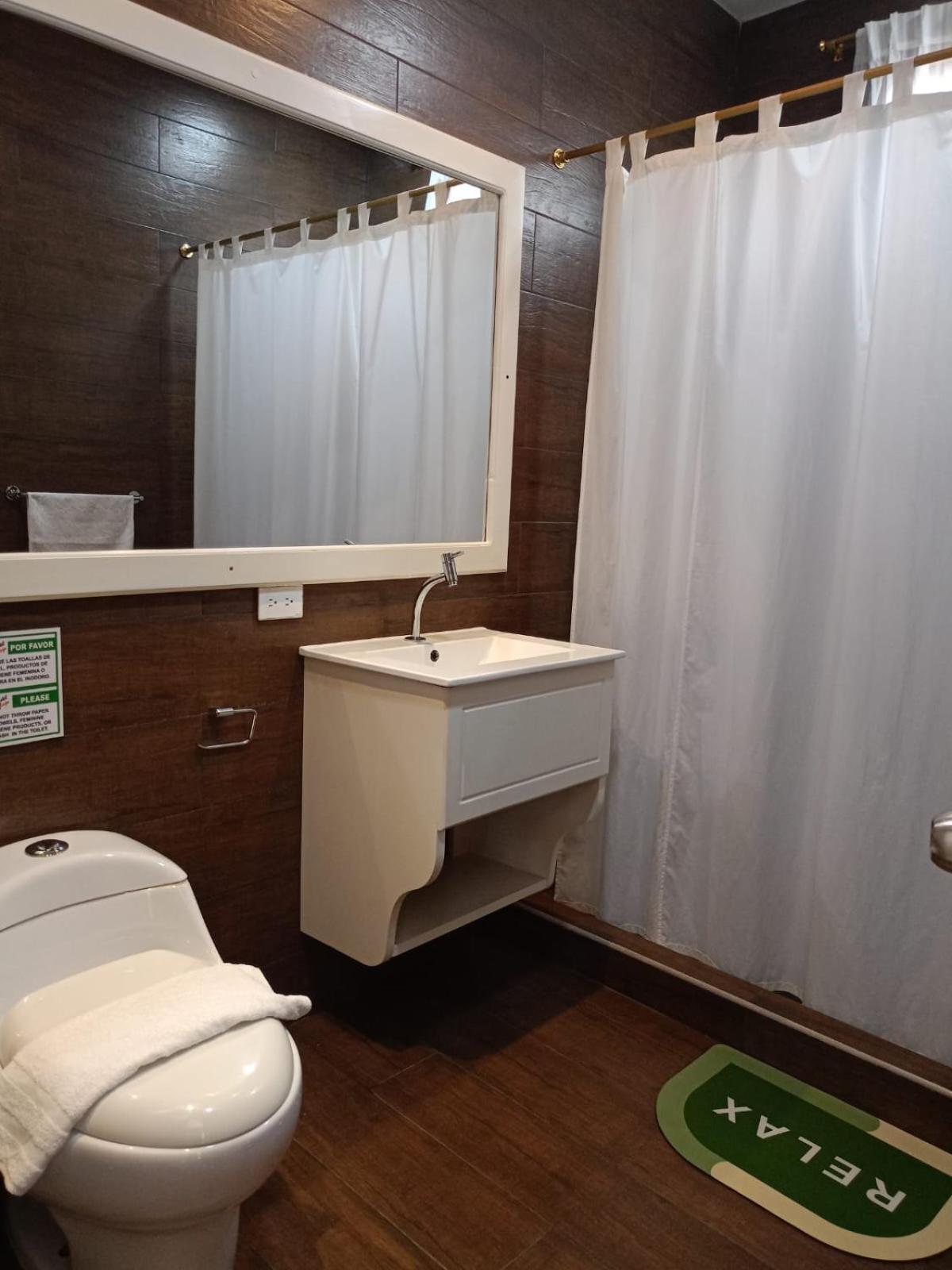 Galapagos Isabela Hotel Loja بْوُرتو فيلاميل المظهر الخارجي الصورة